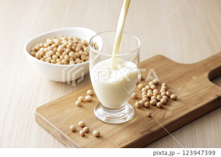 豆乳 123947399