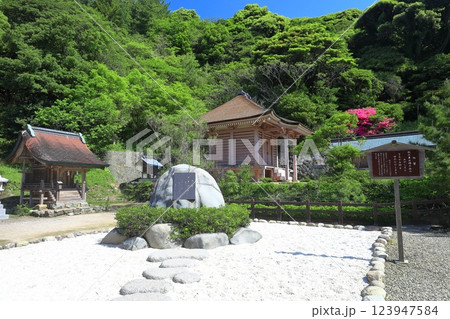 【島根県】晴天の日御碕神社 123947584