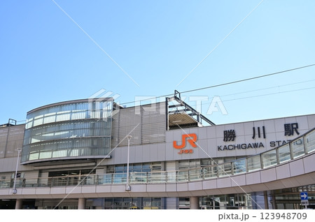 勝川駅（かちかわえき）中央本線の北口 123948709