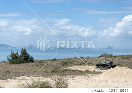 台湾金門島からの中国厦門の風景 123948935