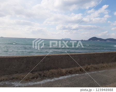 波　海の景色　海の波 123948988