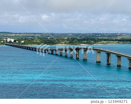 宮古島の来間大橋 123949271