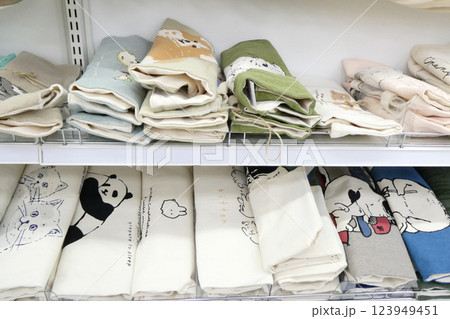 環境に優しい木綿の買い物袋 123949451