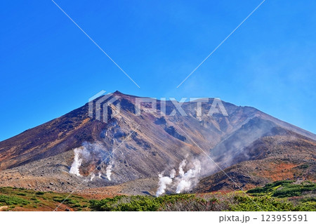 北海道 大雪山連峰の主峰　旭岳 123955591