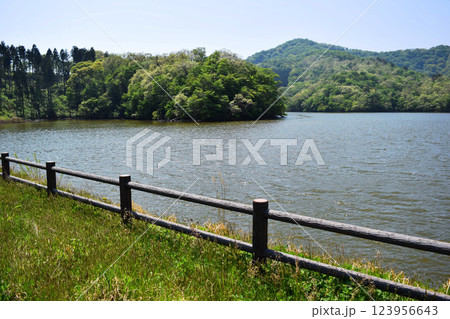 ラムサール条約登録地 大山上池・下池 ラムサール条約登録地 大山上池・下池 123956643