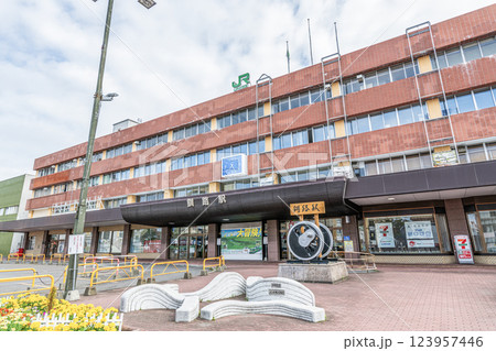 北海道釧路市　晴天のJR釧路駅 123957446