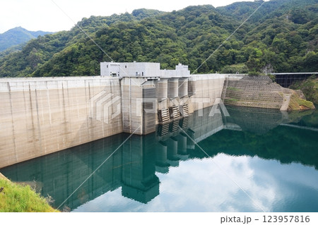 八ッ場ダム 八ッ場あがつま湖 八ッ場ダム 八ッ場あがつま湖 123957816
