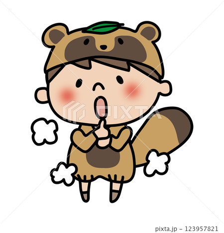 ドロンと化けるたぬきの格好をした子供 123957821