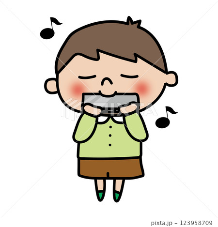 ハーモニカを吹いている子供（男の子） 123958709