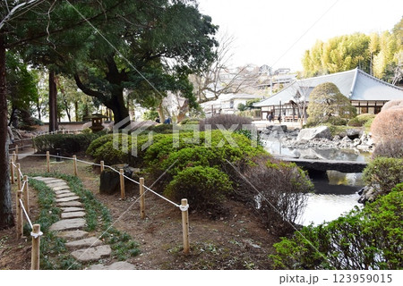 町田市 鶴川香山園池泉回遊式庭園と散策路 町田市 鶴川香山園池泉回遊式庭園と散策路 123959015
