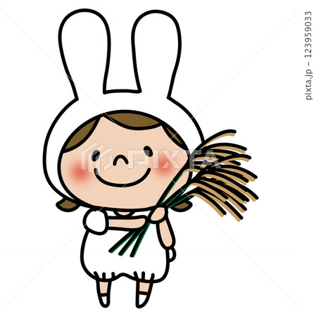ススキを持っている白うさぎの格好をした子供(女の子) ススキを持っている白うさぎの格好をした子供(女の子) 123959033