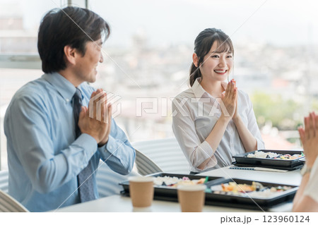 会議で出される仕出し弁当・福利厚生・ケータリング・デリバリー・社員食堂・社内カフェ・食事委託 会議で出される仕出し弁当・福利厚生・ケータリング・デリバリー・社員食堂・社内カフェ・食事委託 123960124