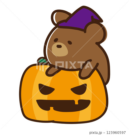ハロウィンのカボチャに乗ったクマ 123960597