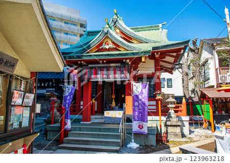 東京都台東区千束 仲之町通り 吉原神社 (九郎助稲荷神社) 拝殿 東京都台東区千束 仲之町通り 吉原神社 (九郎助稲荷神社) 拝殿 123963218