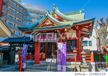 東京都台東区千束 仲之町通り 吉原神社 (九郎助稲荷神社) 拝殿 東京都台東区千束 仲之町通り 吉原神社 (九郎助稲荷神社) 拝殿 123963219