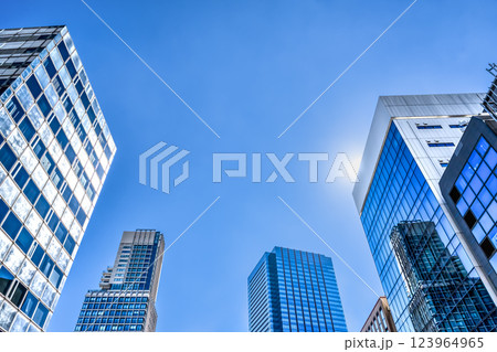 東京都港区の都市風景　田町駅 123964965