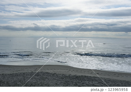 大森浜から眺める下北半島 大森浜から眺める下北半島 123965958