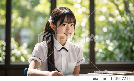 勉強する高校生の女の子 Generative AI 123967218