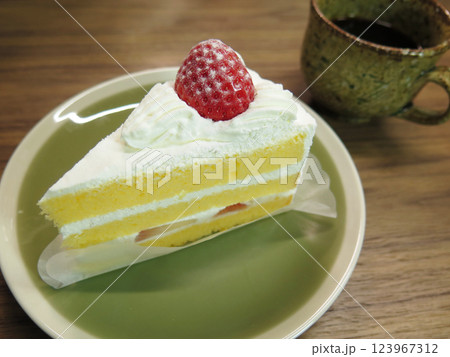 いちごのショートケーキ いちごのショートケーキ 123967312