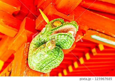 上鴨川住吉神社　重要文化財の本殿のにある龍の彫刻の木鼻2　兵庫県加東市 123967685