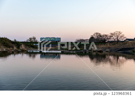 静岡県掛川市幡鎌　天竜浜名湖鉄道と沿線の風景 123968361