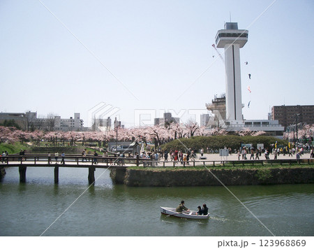 北海道函館市の函館市の旧五稜郭タワー 北海道函館市の函館市の旧五稜郭タワー 123968869