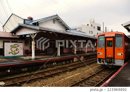 木次線の風景 木次駅(キハ120系) 木次線の風景 木次駅(キハ120系) 123969892