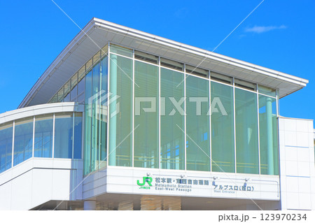 長野県松本市、松本駅の風景 長野県松本市、松本駅の風景 123970234
