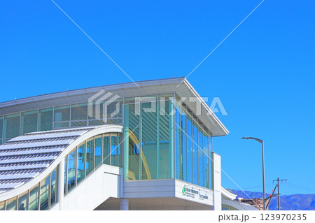 長野県松本市、松本駅の風景 123970235