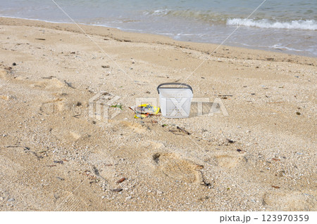 海のゴミ568 123970359