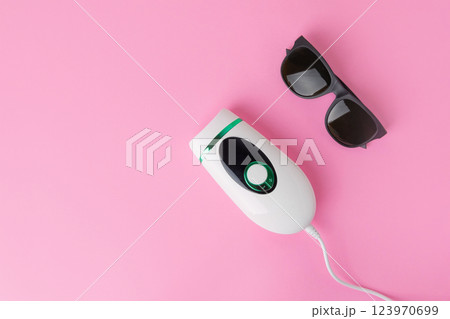 Home epilator with glasses  123970699
