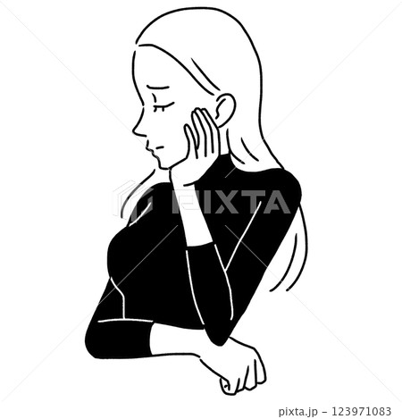 悩んでいる女性 123971083