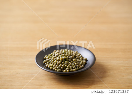 緑豆 123971387