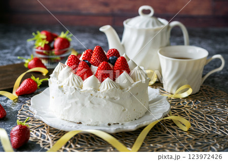 かわいいイチゴケーキ 123972426