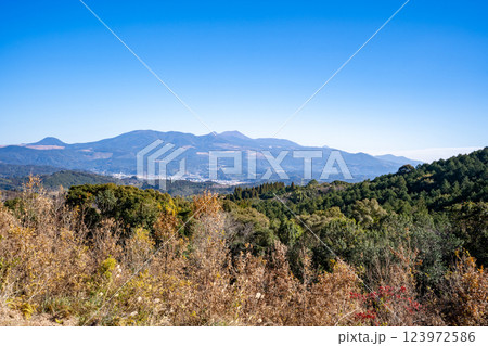 陣ノ岡から見る霧島連山の風景(湧水町) 陣ノ岡から見る霧島連山の風景(湧水町) 123972586