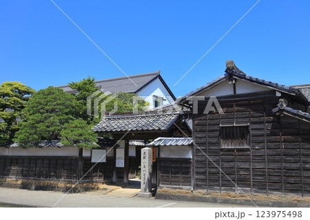 【島根県】快晴の小泉八雲記念館 【島根県】快晴の小泉八雲記念館 123975498