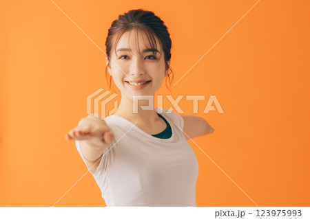 ホットヨガイメージ 123975993