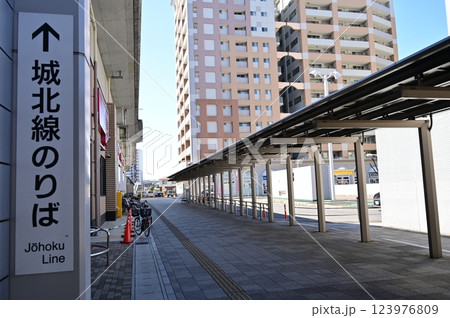 勝川駅（かちかわえき）城北線への案内表記 123976809