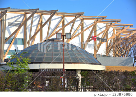 《愛知県》名古屋市　春の名城公園フラワープラザとIGアリーナ 123976990