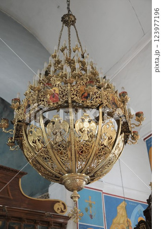 ヨルダン、マダバ、聖ジョージ教会のシャンデリア ヨルダン、マダバ、聖ジョージ教会のシャンデリア 123977196