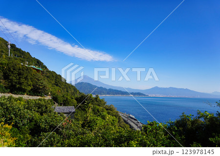 薩埵峠から望む富士山と駿河湾の絶景：静岡の名所 123978145