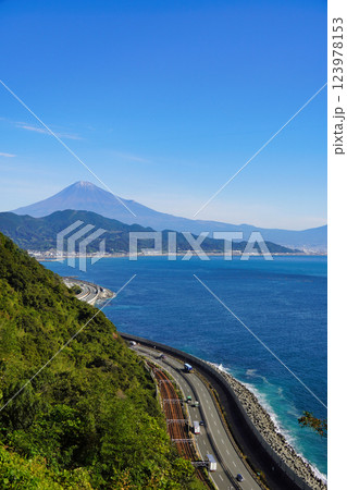 薩埵峠から望む富士山と駿河湾の絶景：静岡の名所 123978153