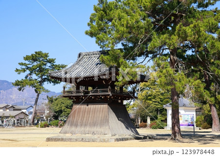 善通寺・第75番札所(香川県・四国遍路) 善通寺・第75番札所(香川県・四国遍路) 123978448