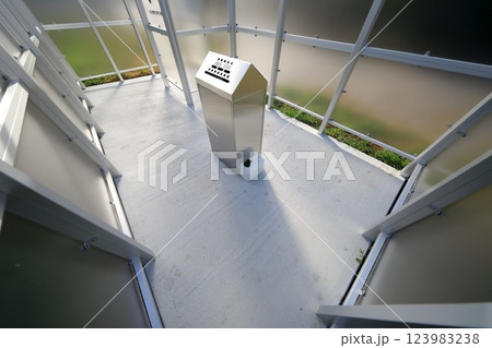 公衆喫煙所 123983238