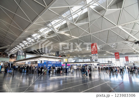 中部国際空港セントレア《国内線チェックインカウンター》 123983306