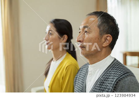 熟年夫婦のポートレート 熟年夫婦のポートレート 123984934