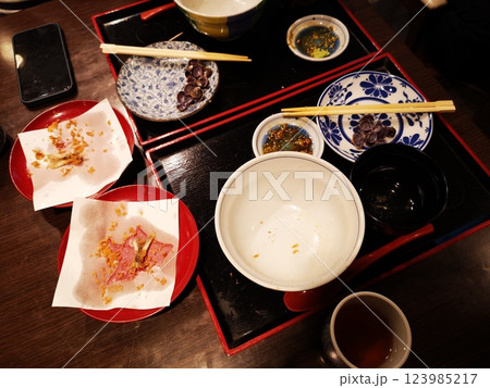 完食 完食 123985217