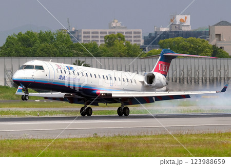 IBEX CRJ-702ER 伊丹アブローチ IBEX CRJ-702ER 伊丹アブローチ 123988659