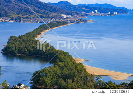 高台から見た日本三景天橋立 123988685