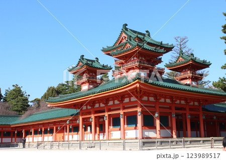平安神宮の蒼龍楼 平安神宮の蒼龍楼 123989517